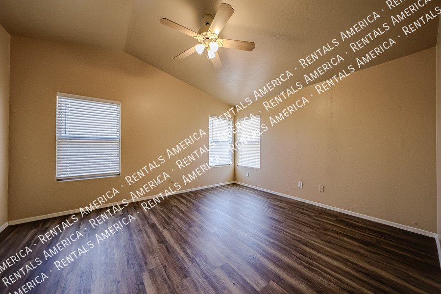 Move In Special! 3 Bed 2.5 Bath Gated Community Amenities! property image