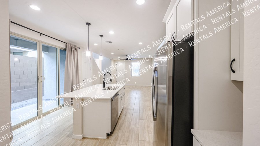 Beautiful 3-Bedroom Home in Verrado?s Heritage District property image