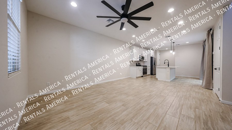 Beautiful 3-Bedroom Home in Verrado?s Heritage District property image