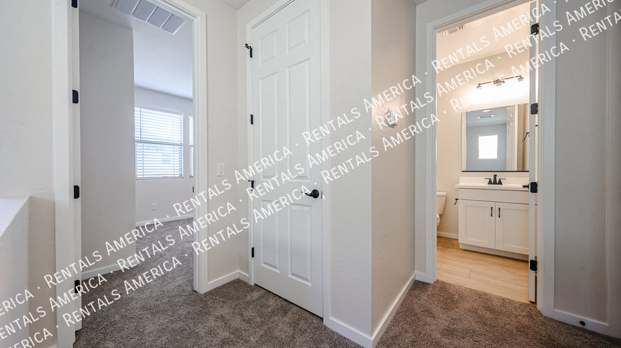 Beautiful 3-Bedroom Home in Verrado?s Heritage District property image