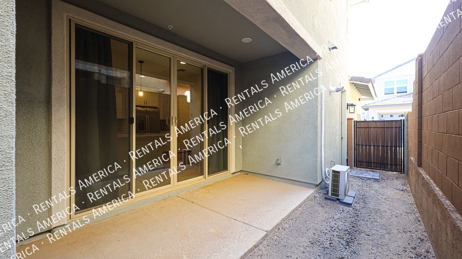 Beautiful 3-Bedroom Home in Verrado?s Heritage District property image