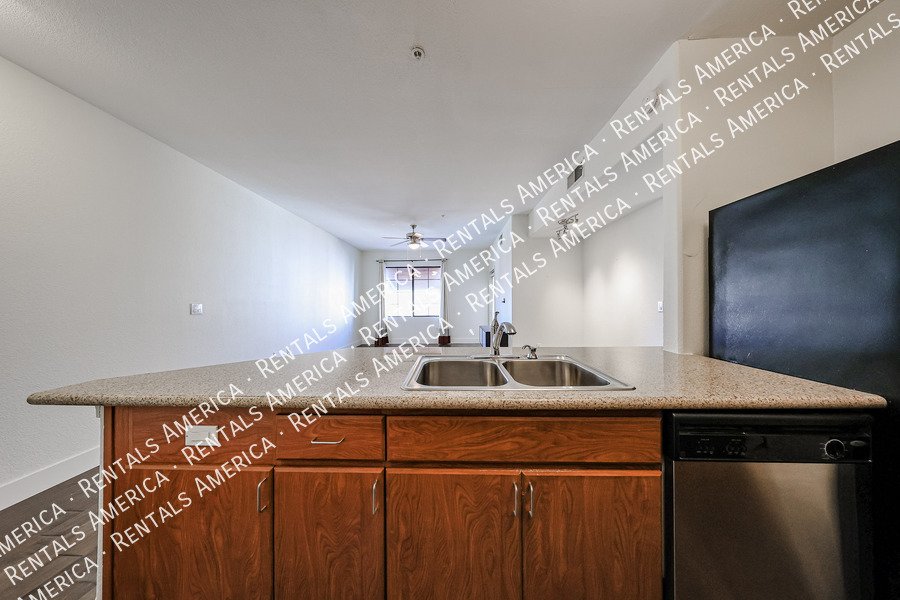 Beautiful 1 Bed/1 Bath Condo in the Belaflora Community! property image