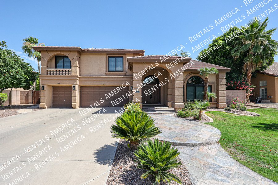 MOVE IN SPECIAL- 5 bedroom 3.5 bath home in Gilbert property image