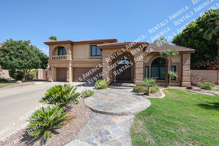 MOVE IN SPECIAL- 5 bedroom 3.5 bath home in Gilbert property image
