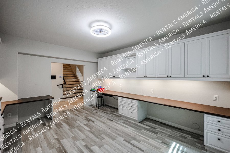 MOVE IN SPECIAL- 5 bedroom 3.5 bath home in Gilbert property image