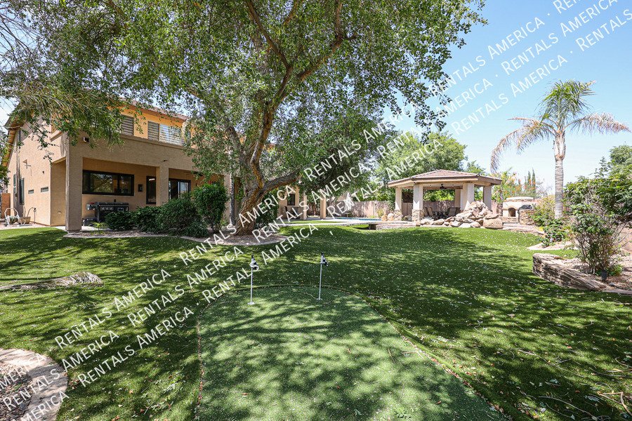 MOVE IN SPECIAL- 5 bedroom 3.5 bath home in Gilbert property image