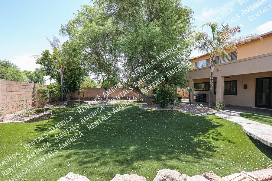 MOVE IN SPECIAL- 5 bedroom 3.5 bath home in Gilbert property image