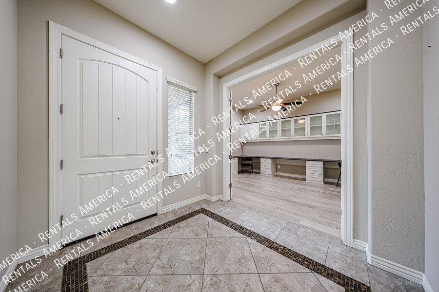 Spacious 4-Bedroom Home with Pool & Home Theater in Layton Lakes property image