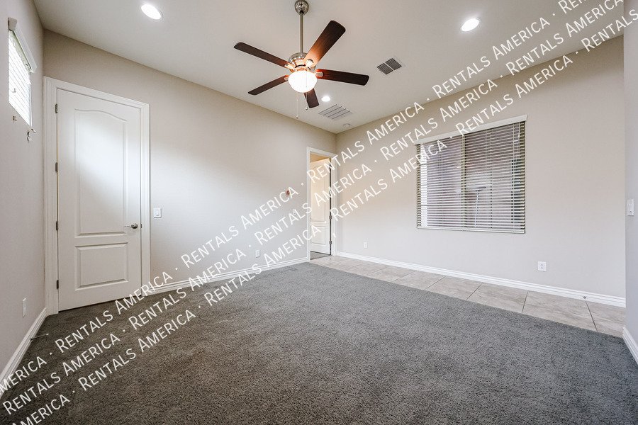 Spacious 4-Bedroom Home with Pool & Home Theater in Layton Lakes property image