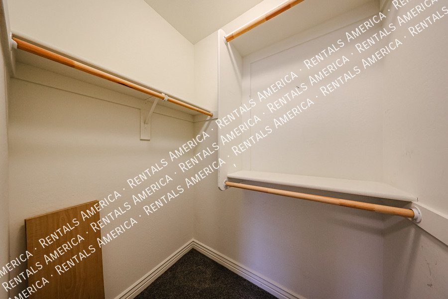 Spacious 4-Bedroom Home with Pool & Home Theater in Layton Lakes property image