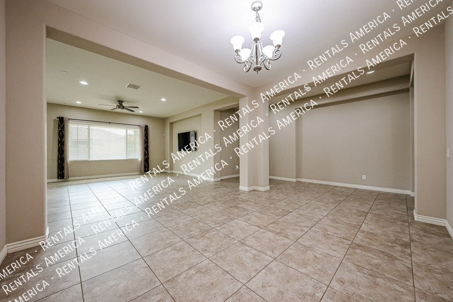Spacious 4-Bedroom Home with Pool & Home Theater in Layton Lakes property image