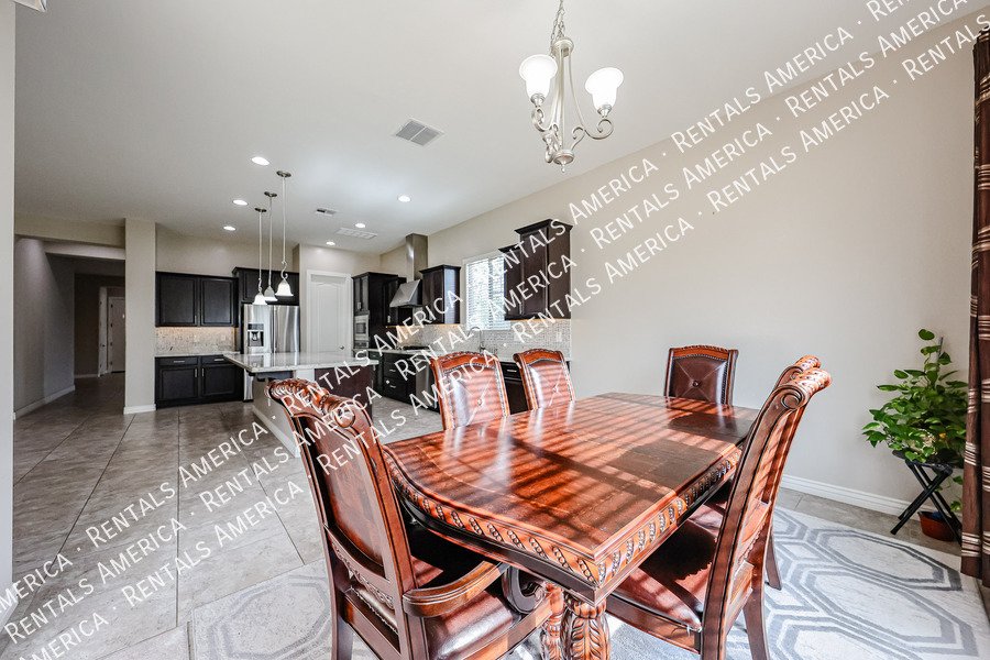 Spacious 4-Bedroom Home with Pool & Home Theater in Layton Lakes property image