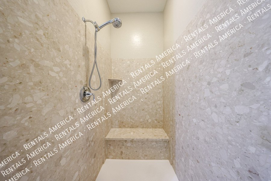 Spacious 4-Bedroom Home with Pool & Home Theater in Layton Lakes property image