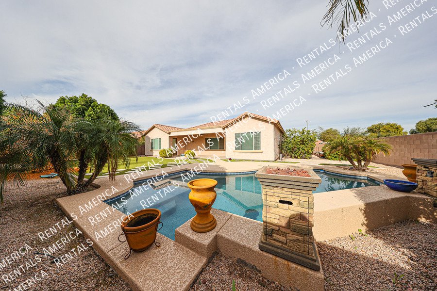 Spacious 4-Bedroom Home with Pool & Home Theater in Layton Lakes property image