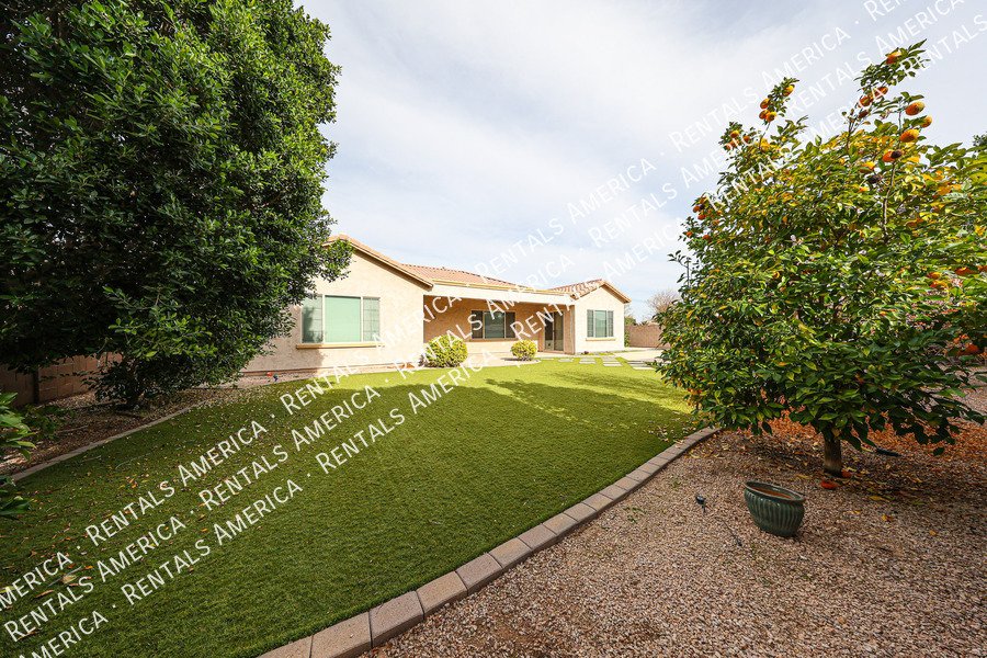 Spacious 4-Bedroom Home with Pool & Home Theater in Layton Lakes property image