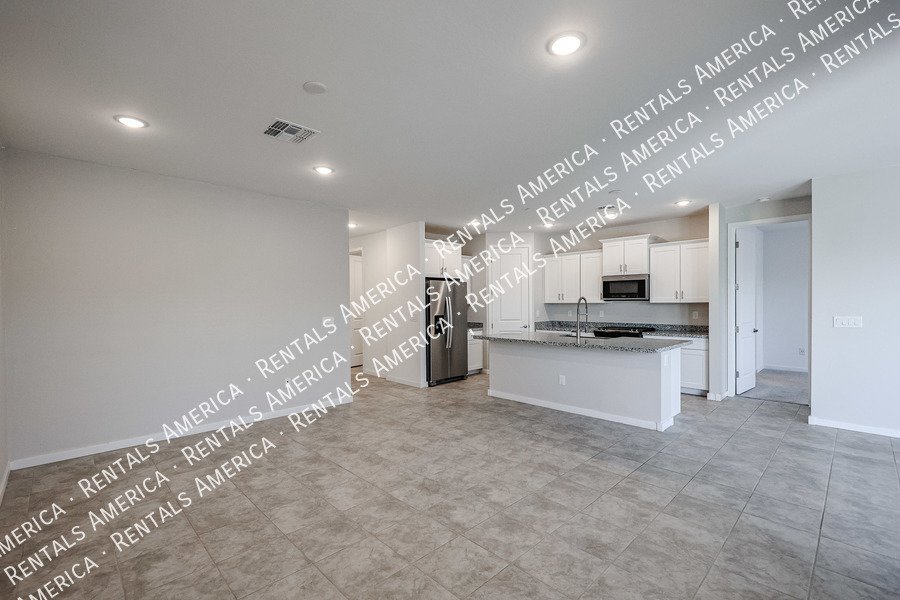 Available! 4 Bedroom 2 bath in Maricopa property image