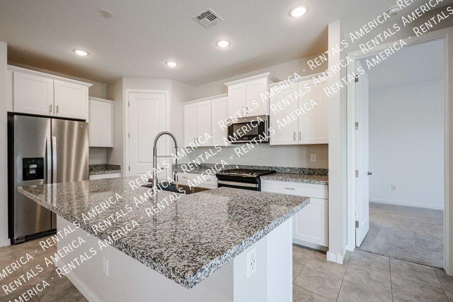 Available! 4 Bedroom 2 bath in Maricopa property image