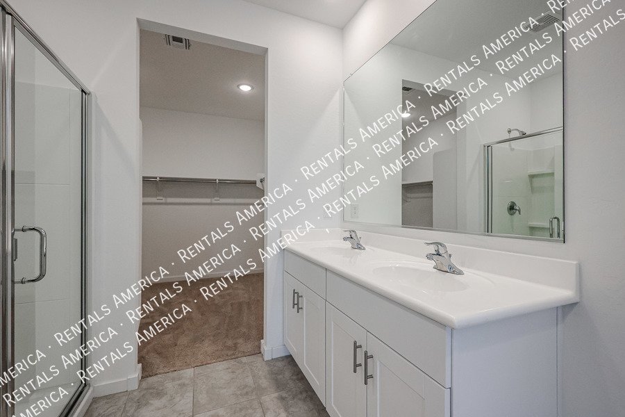 Available! 4 Bedroom 2 bath in Maricopa property image