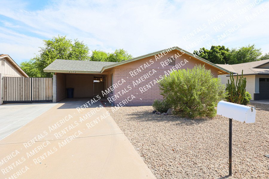 Available! 3 bed 2 bath Nice Yard Tempe property image