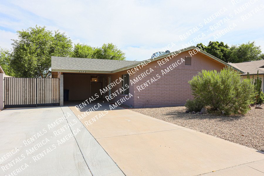 Available! 3 bed 2 bath Nice Yard Tempe property image