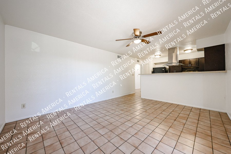 Available! 3 bed 2 bath Nice Yard Tempe property image