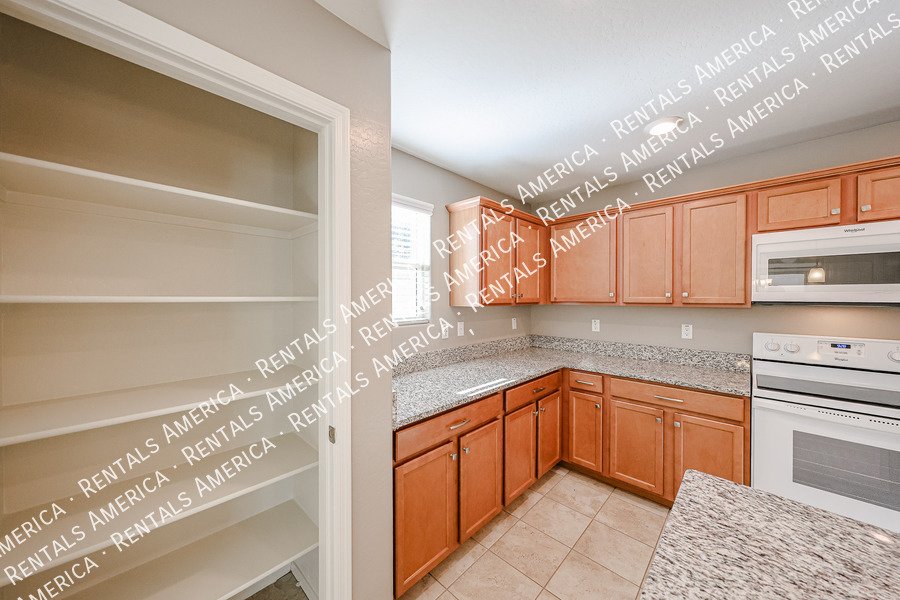 you wont want to miss out on this 3 bed/2.5 Bath home in Chandler! property image