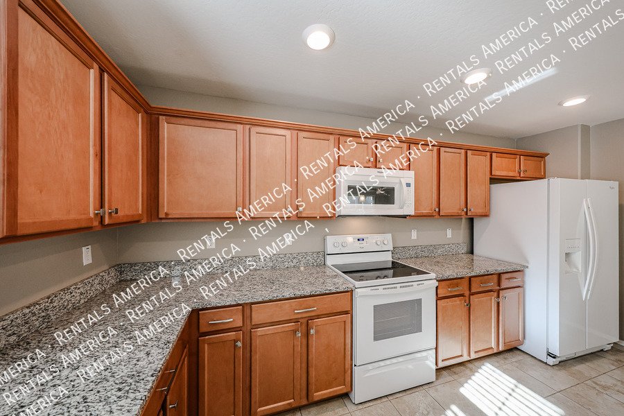 you wont want to miss out on this 3 bed/2.5 Bath home in Chandler! property image