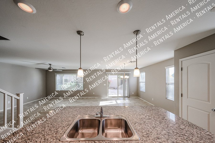 you wont want to miss out on this 3 bed/2.5 Bath home in Chandler! property image