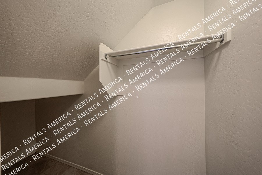 you wont want to miss out on this 3 bed/2.5 Bath home in Chandler! property image