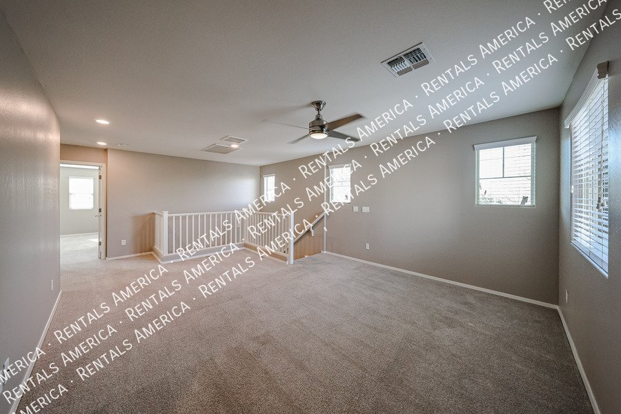 you wont want to miss out on this 3 bed/2.5 Bath home in Chandler! property image