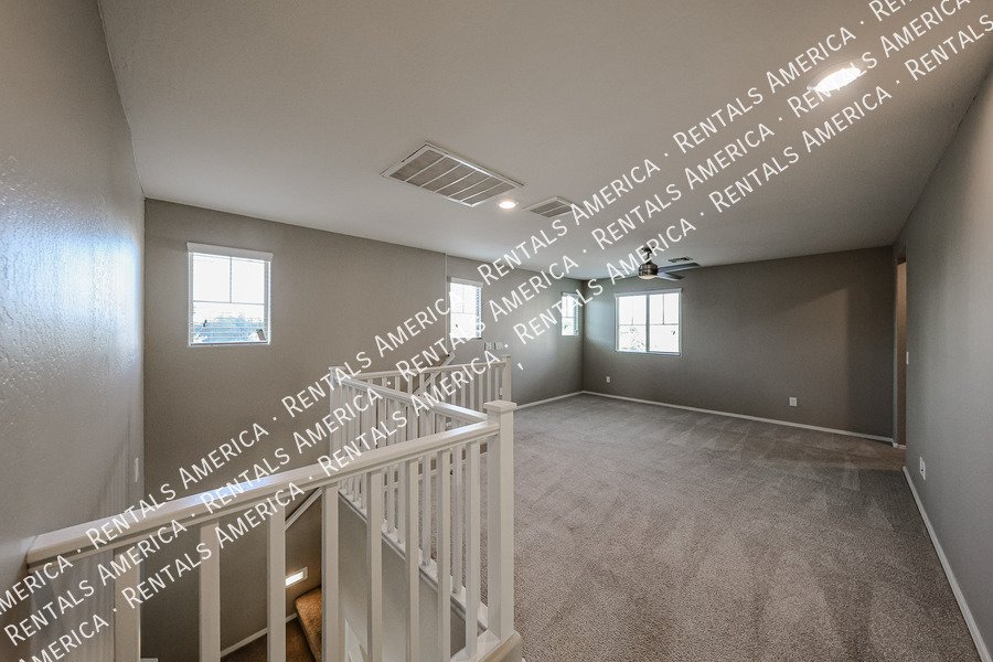 you wont want to miss out on this 3 bed/2.5 Bath home in Chandler! property image