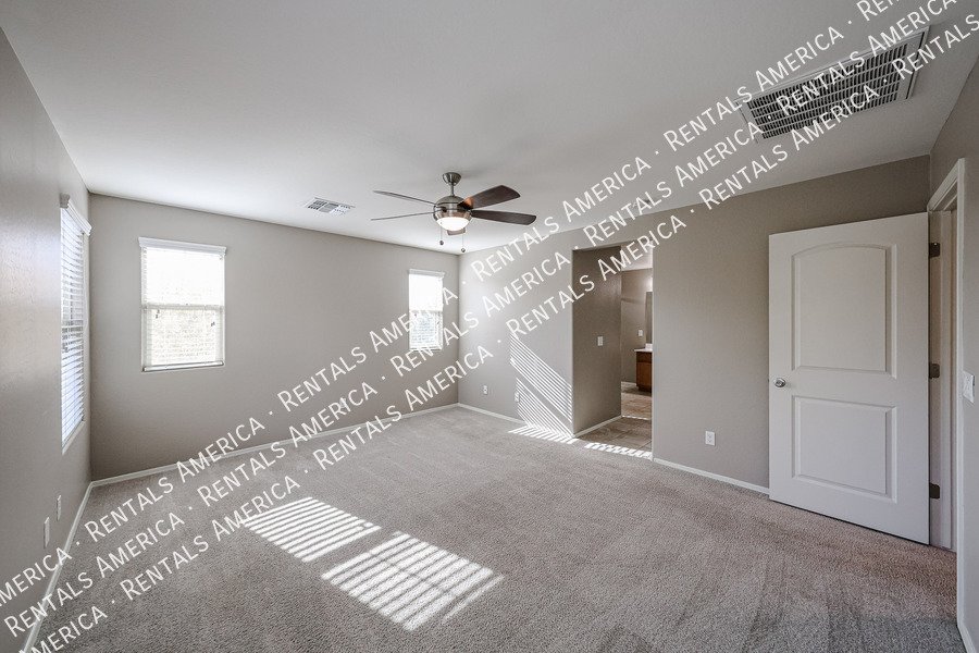 you wont want to miss out on this 3 bed/2.5 Bath home in Chandler! property image