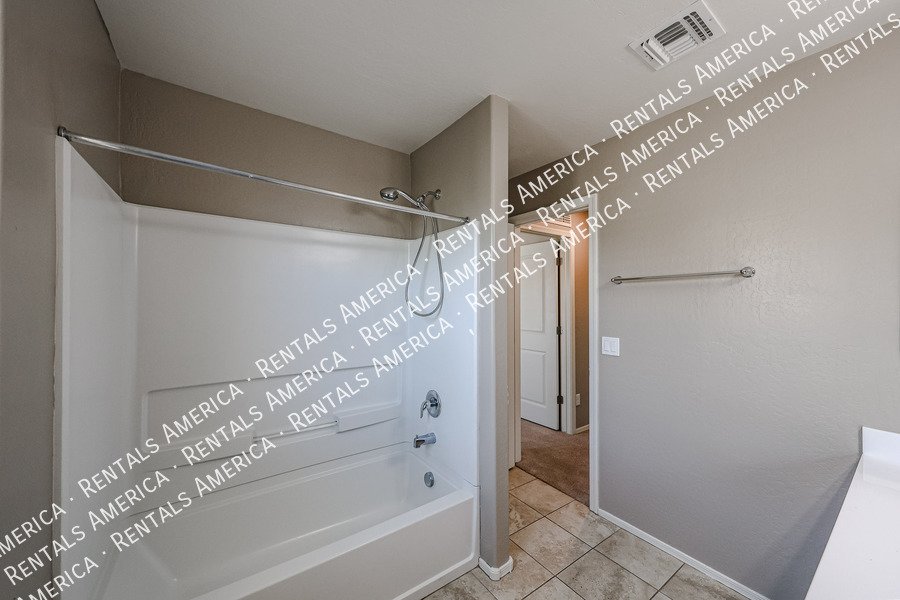 you wont want to miss out on this 3 bed/2.5 Bath home in Chandler! property image