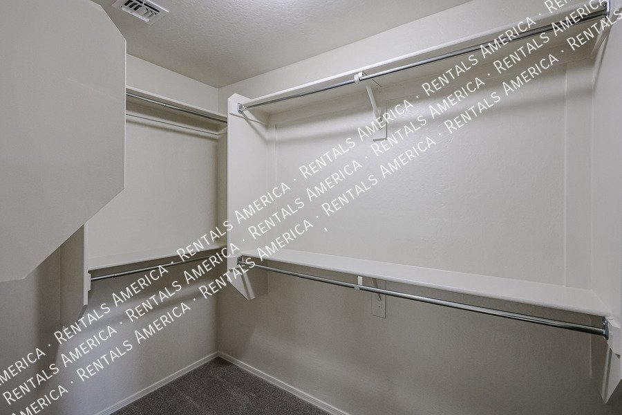 you wont want to miss out on this 3 bed/2.5 Bath home in Chandler! property image