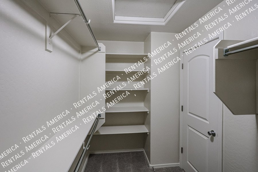 you wont want to miss out on this 3 bed/2.5 Bath home in Chandler! property image