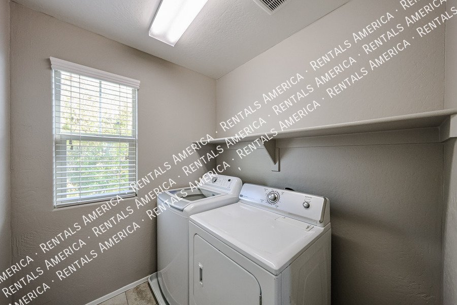 you wont want to miss out on this 3 bed/2.5 Bath home in Chandler! property image