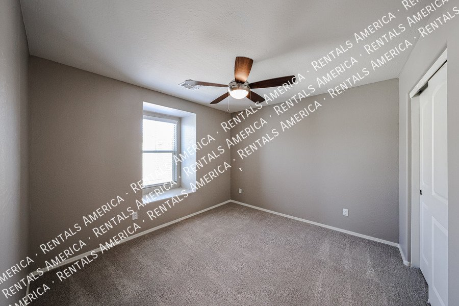 you wont want to miss out on this 3 bed/2.5 Bath home in Chandler! property image