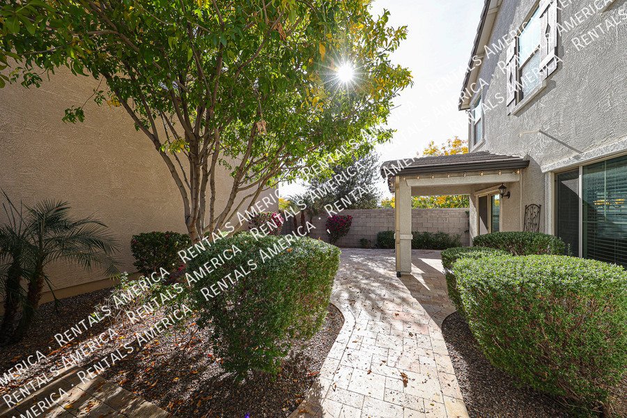 you wont want to miss out on this 3 bed/2.5 Bath home in Chandler! property image