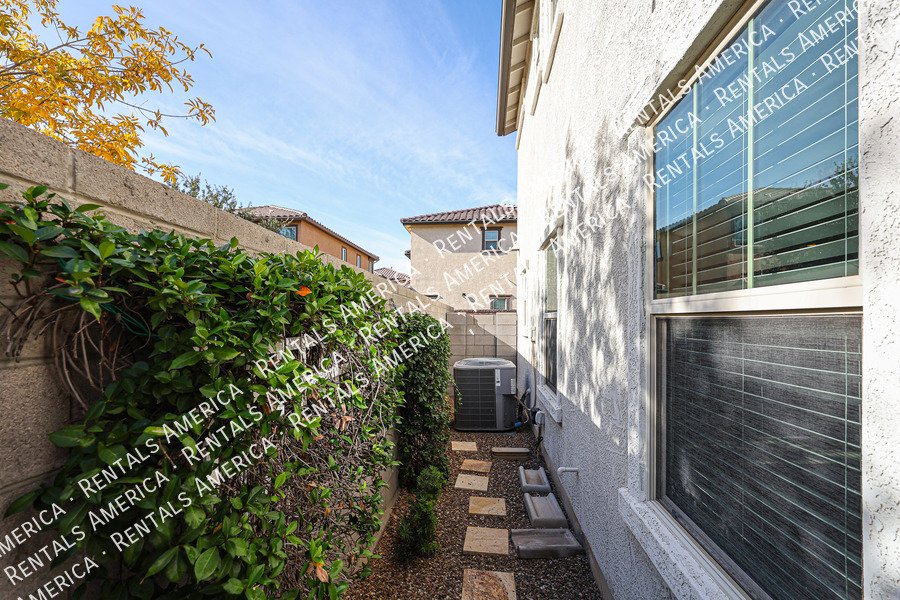 you wont want to miss out on this 3 bed/2.5 Bath home in Chandler! property image