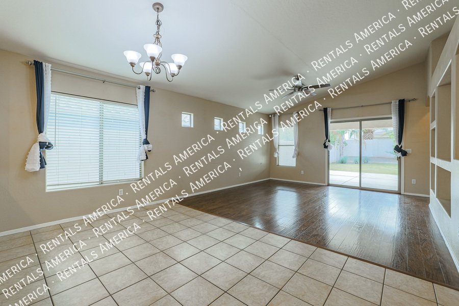 Move in Ready ~ Gilbert 3/2 with Office/Den ~ New Carpet! property image