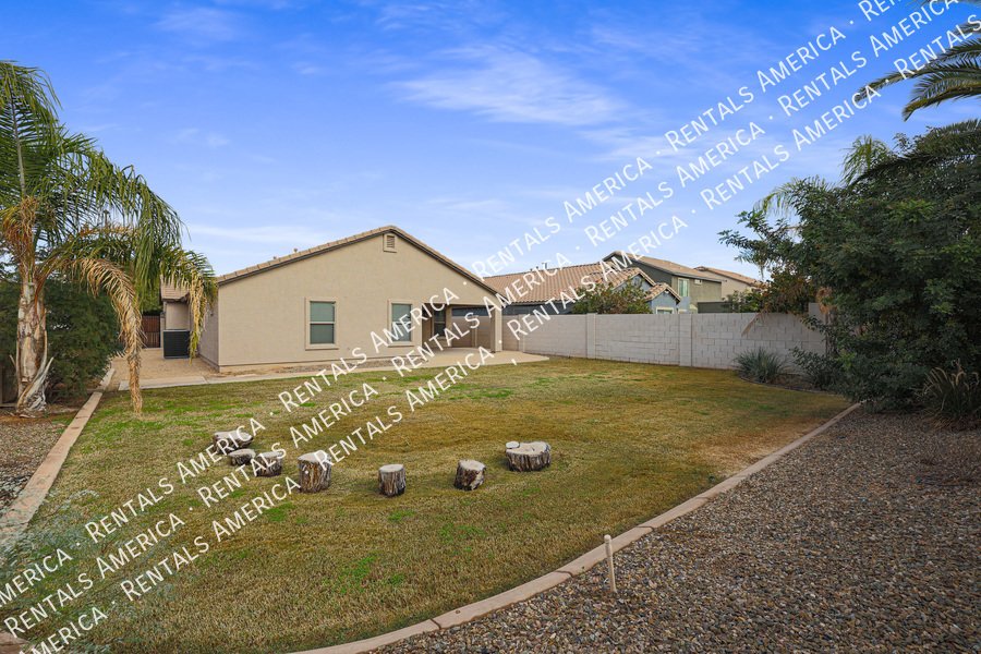 Move in Ready ~ Gilbert 3/2 with Office/Den ~ New Carpet! property image