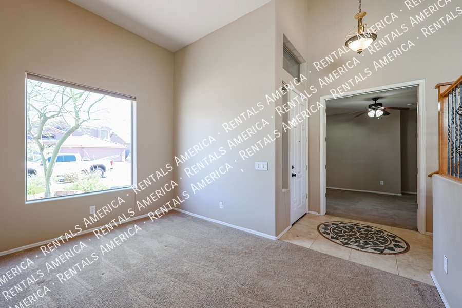 Gorgeous 4bed, 3 bath + TWO BONUS ROOMS in N Phx property image