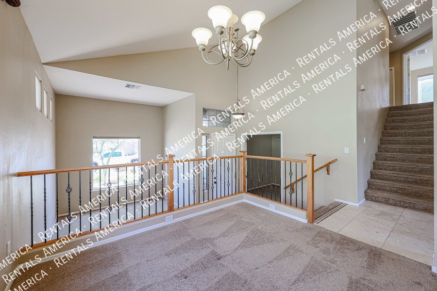 Gorgeous 4bed, 3 bath + TWO BONUS ROOMS in N Phx property image