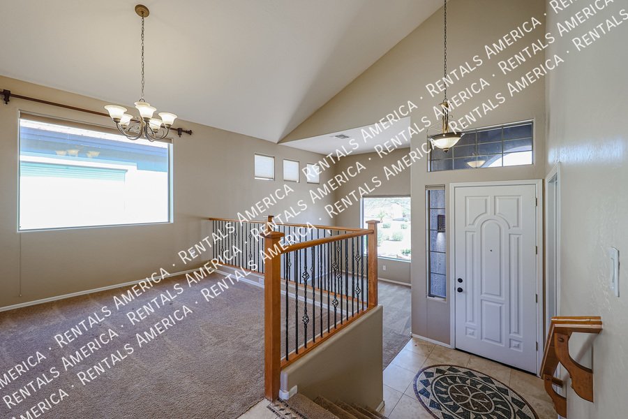 Gorgeous 4bed, 3 bath + TWO BONUS ROOMS in N Phx property image