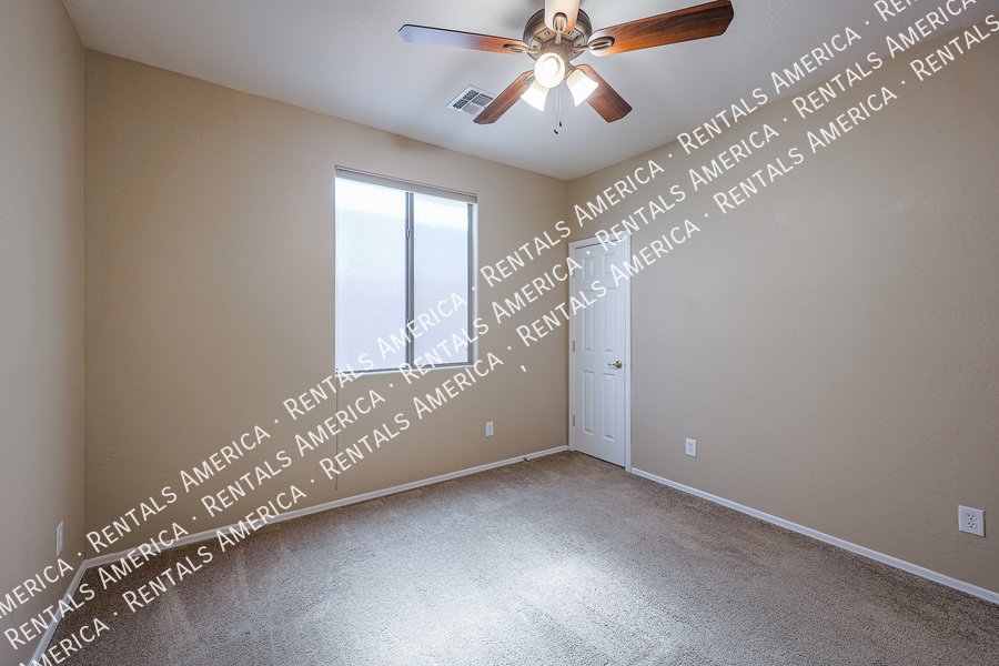 Gorgeous 4bed, 3 bath + TWO BONUS ROOMS in N Phx property image