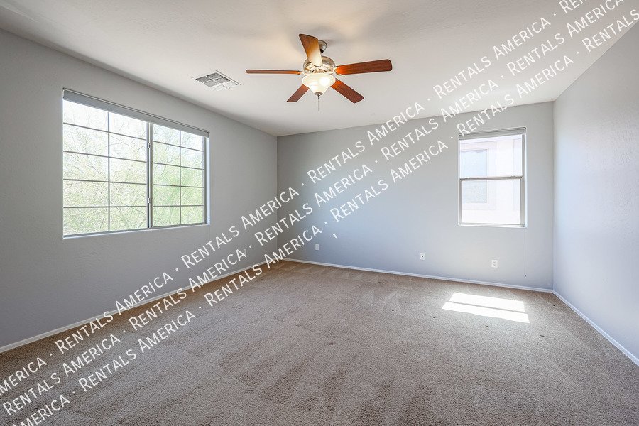 Gorgeous 4bed, 3 bath + TWO BONUS ROOMS in N Phx property image