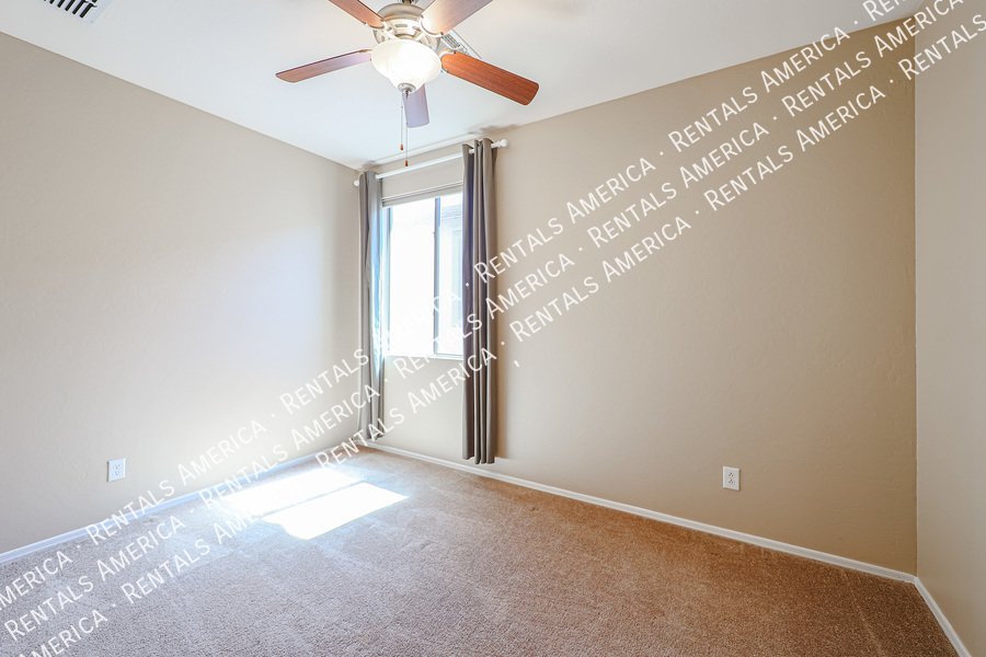 Gorgeous 4bed, 3 bath + TWO BONUS ROOMS in N Phx property image