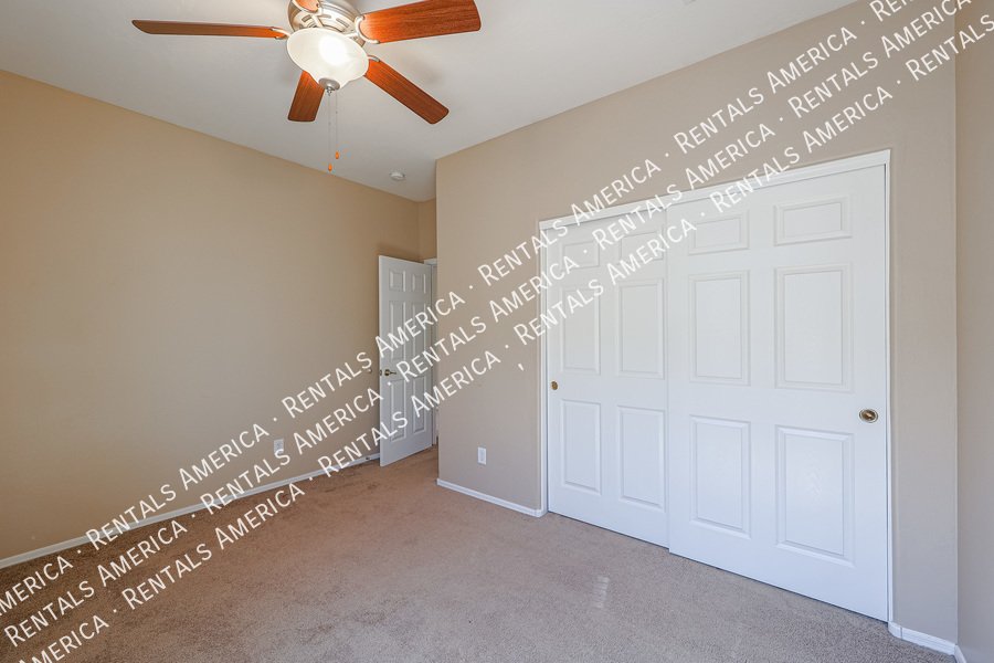 Gorgeous 4bed, 3 bath + TWO BONUS ROOMS in N Phx property image
