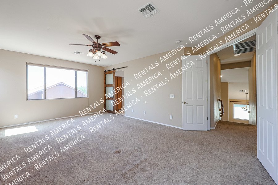 Gorgeous 4bed, 3 bath + TWO BONUS ROOMS in N Phx property image
