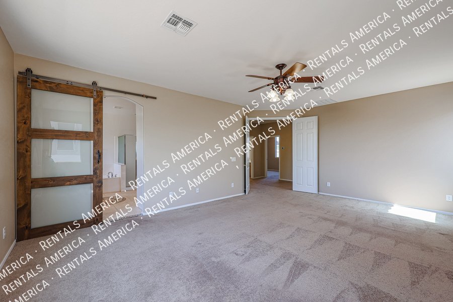 Gorgeous 4bed, 3 bath + TWO BONUS ROOMS in N Phx property image